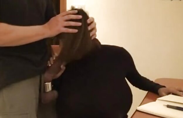 XXX بالغ, سکسکوس سفید سگ ماده سخت در دو پوزه