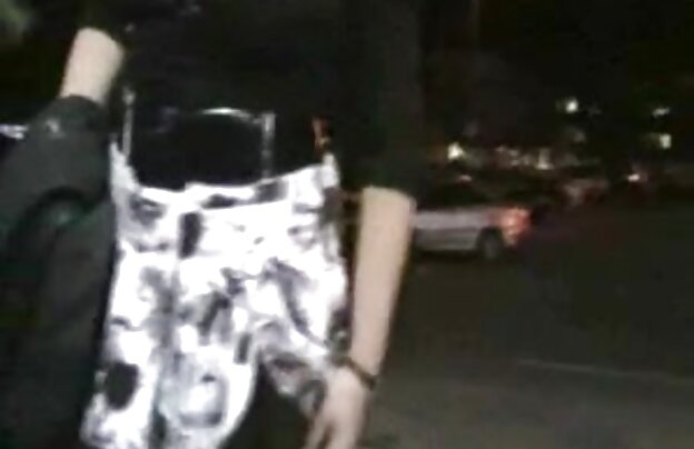 XXX من می خواهم به بزرگ نشان سکسک کوس دهد و آن را بر روی دوربین