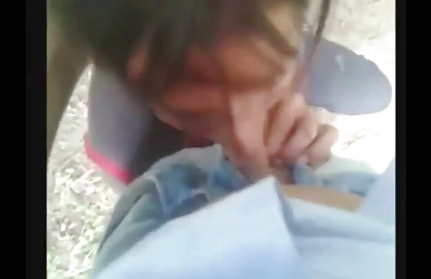 XXX سگ ماده بالغ را در یک ضخامت سکس کوس فارسی تسمه و دوست او
