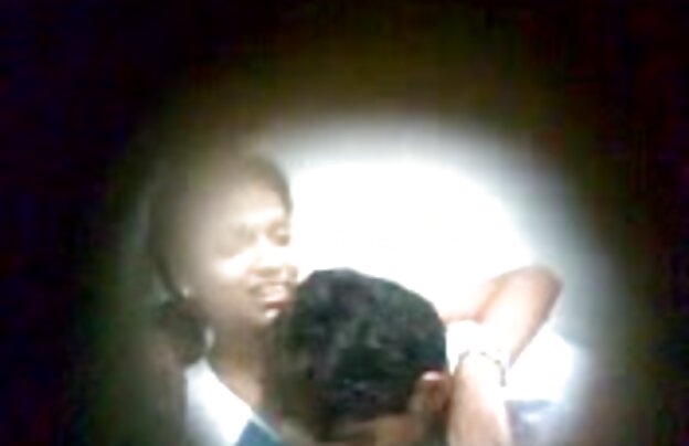 XXX دختر زرق و برق دار رانندگی کروکی لذت بردن از و مرد نشسته در کنار او انگشت در sexy کوس پارکینگ جایگزین شد دوست دختر من است و پس از آن او خود را در اتاق هتل