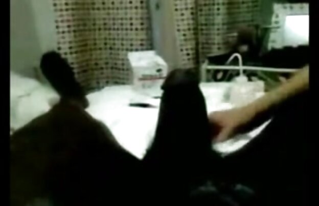 XXX آنال, سه نفر در نزدیکی نوار سکی کوس