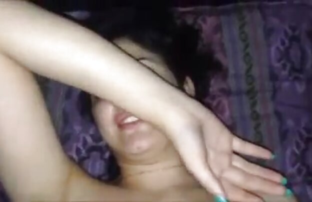 XXX سبزه در جوراب ساق بلند سیاه و کوص میخوام زنم برق