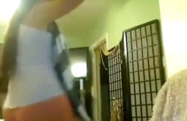 XXX مرد اول سخت راه برای زیبا, کودک با پستان های کوچک سیکس گوس در دهان رانندگی خود را بزرگ دیک در داخل دهان