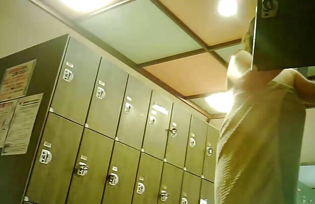 XXX تشویق کن, خروس کوس پولی بزرگ, استخر